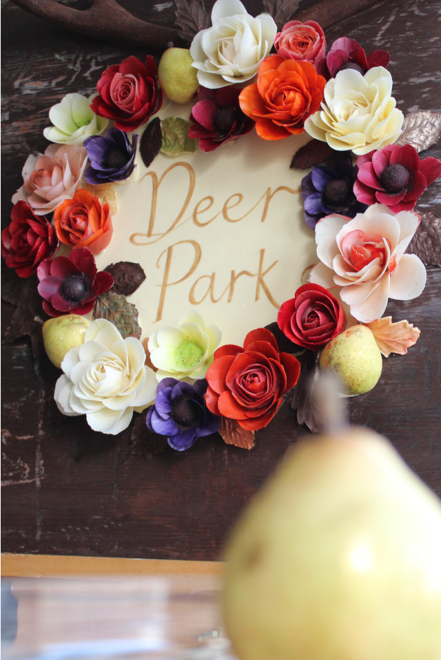 Sculpture chooclate welcome board with wreath