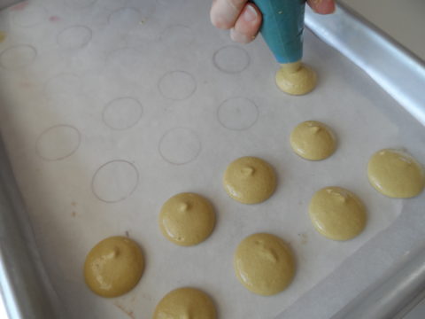 Piping macarons, Italian Meringue
